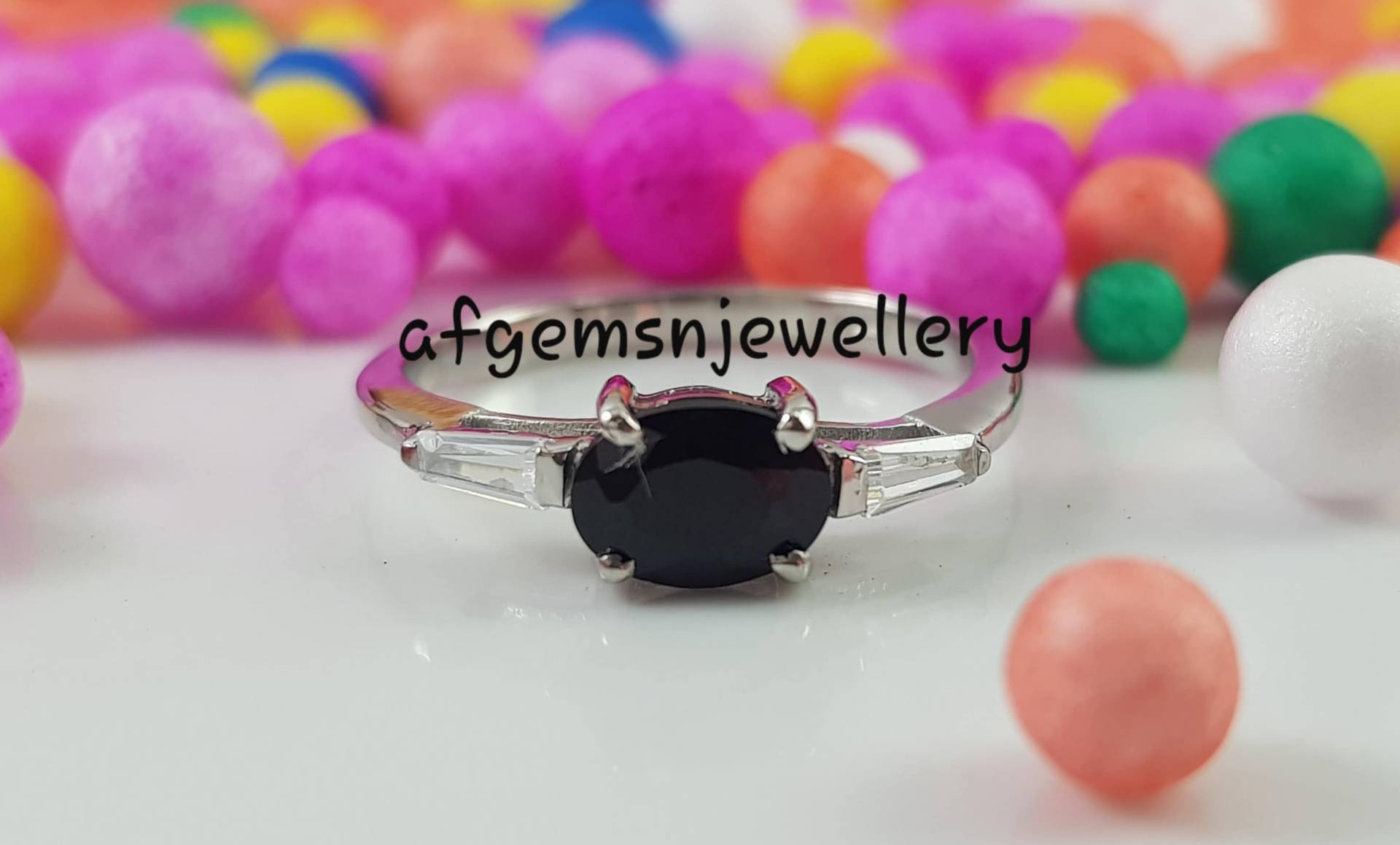 Zierliche Schwarze Spinell Ring Schwarz Oval Geschnitten Verlobungsring Sterling Silber Edelstein von AFGEMSNJEWELLERY