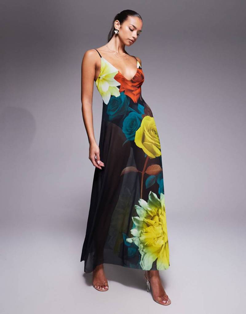 AFRM - Transparentes Maxikleid in Schwarz mit tiefem Ausschnitt, Oversize-Blumenmuster und integrierten Shorts von AFRM