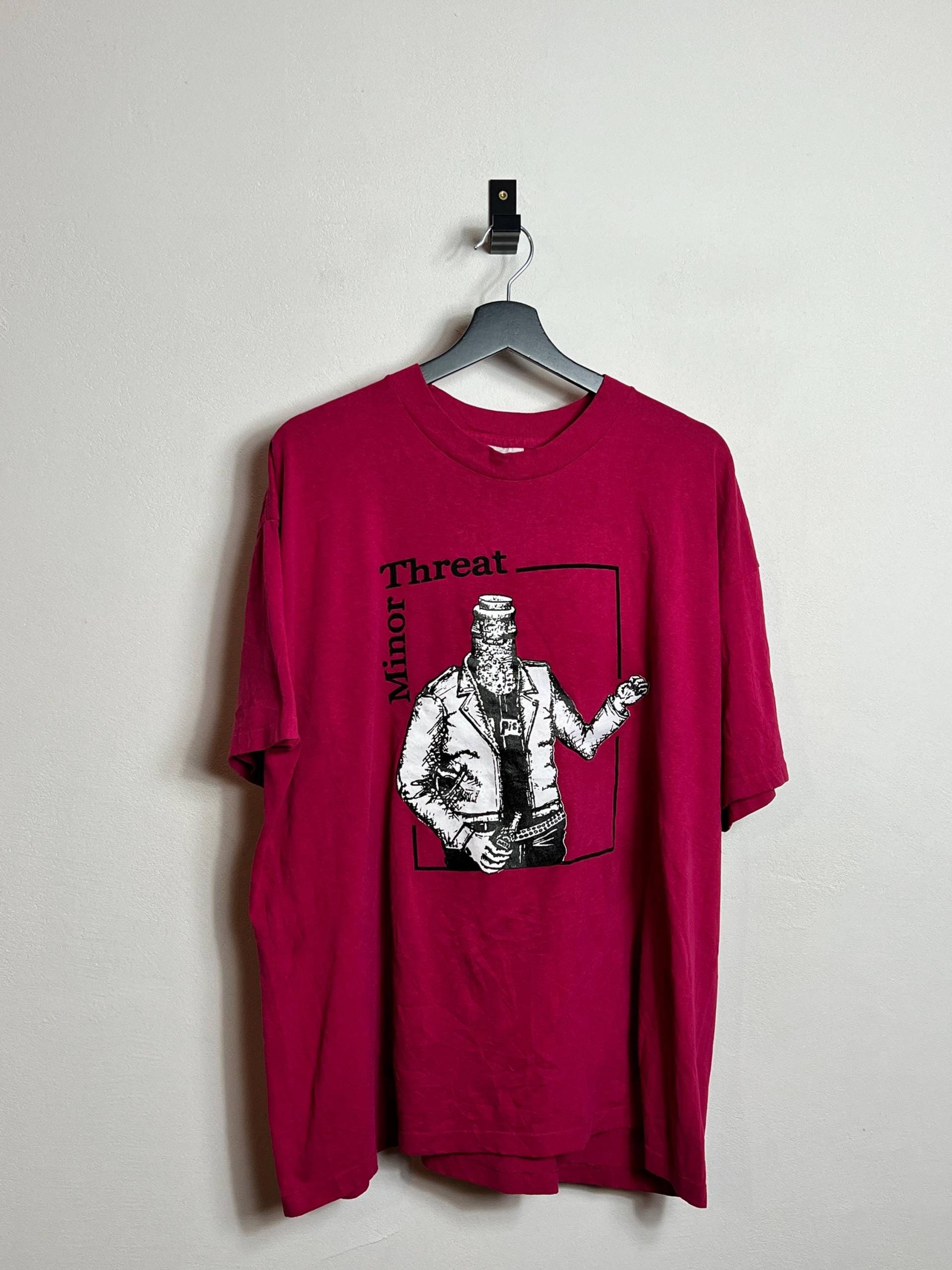 Minor Threat T Shirt L Xl Boxy Red/Pink Single Stitch Screen Print Minor Threat T Shirt L Xl Boxy Red/Pink Single Stitch Screen Print von AGEDvntg