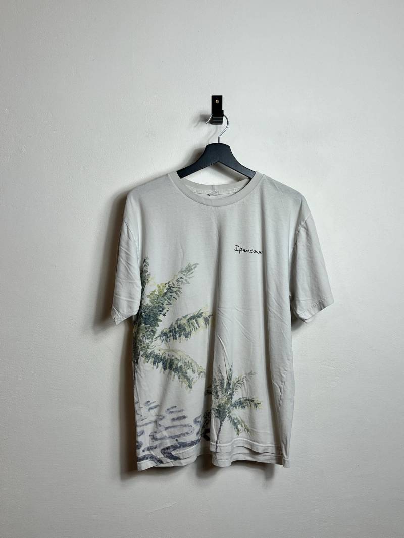Vintage Ipanema Beach T Shirt M Faded White Allover Print von AGEDvntg