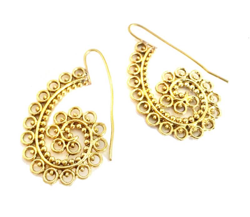 Boho Gold Spiral Ohrringe Filigrane Creolen Aus Messing von AHAAVI
