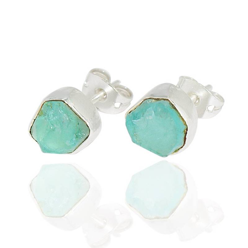 Rohe Aquamarin-Ohrstecker Bezel Set, März Geburtsstein von AHAAVI