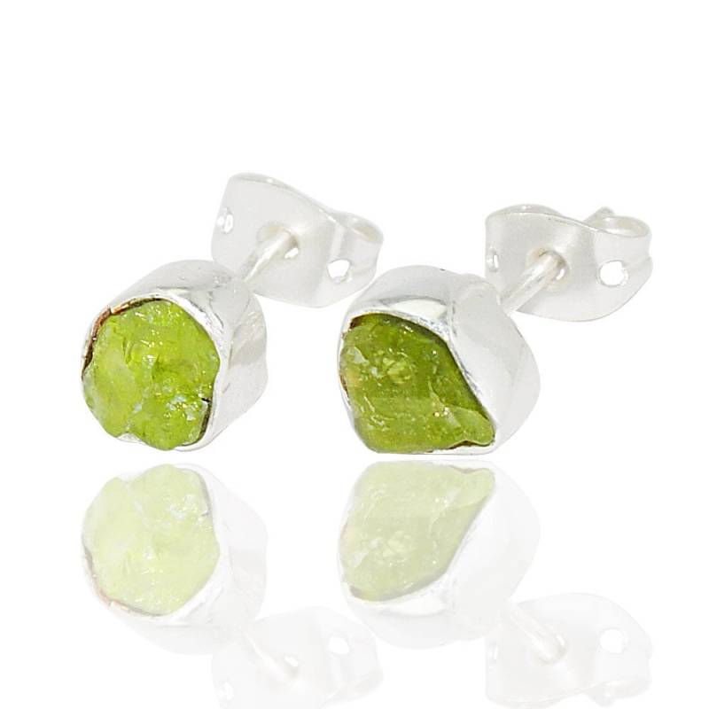 Rohe Peridot Ohrstecker Lünette Set, August Geburtsstein Rohe Peridot Ohrstecker Lünette Set, August Geburtsstein von AHAAVI
