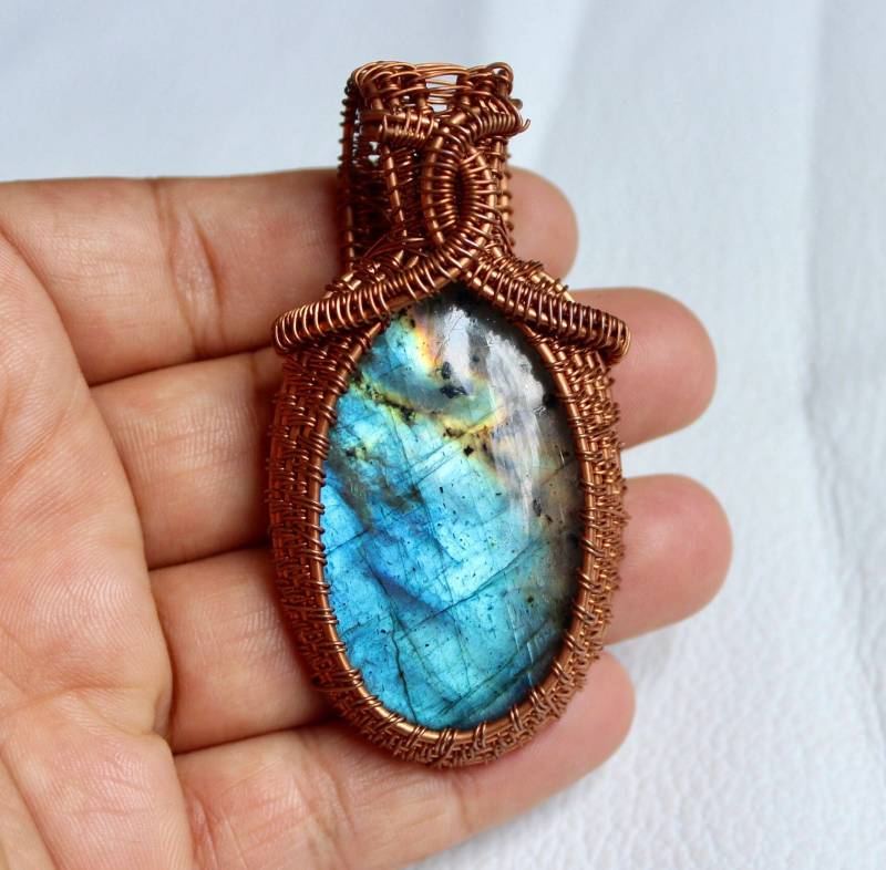 Fabelhafter Natürlicher Labradorit Edelstein Kupfer Draht Eingewickelt Handgefertigter Anhänger Schönes Design Wrap Schmuck Size.70x36x9 Mm von AHMEDGEMSBEADS