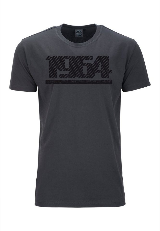 AHORN SPORTSWEAR T-Shirt GRAPHIC NUMBER mit großem Jahreszahl-Print AHORN SPORTSWEAR T-Shirt GRAPHIC NUMBER mit großem Jahreszahl-Print von AHORN SPORTSWEAR