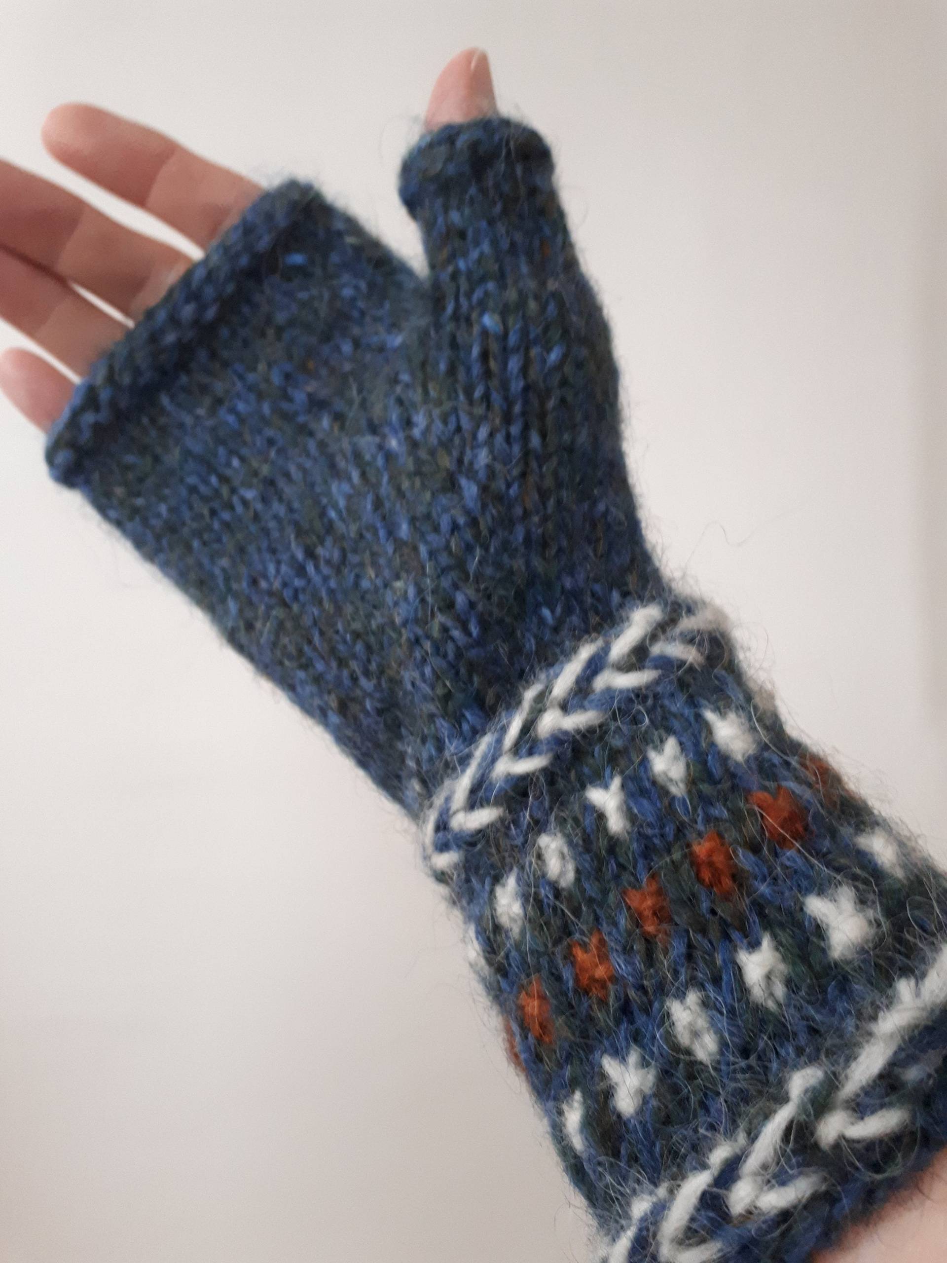 Fingerlose Handschuhe Aus Islandwolle Blau Fingerlose Handschuhe Aus Islandwolle Blau von AHaTextildesign