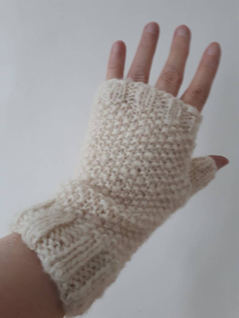 Fingerlose Handschuhe Aus Schafwolle Fingerlose Handschuhe Aus Schafwolle von AHaTextildesign