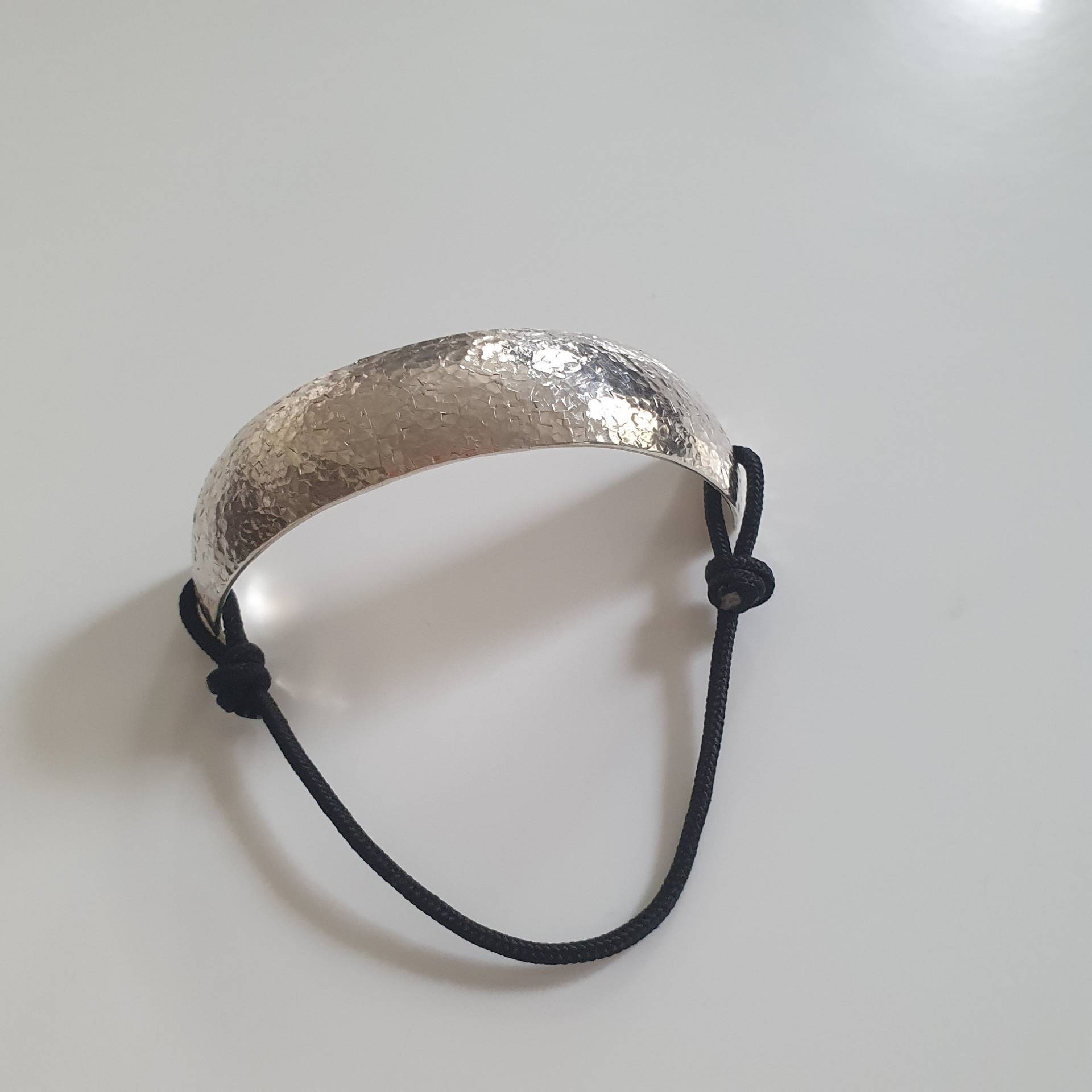 Armreifen Oder Armband in Sterlingsilber, Halber Mit Schiebeknoten, Silberarmreif von AHeinzeGoldschmiedin