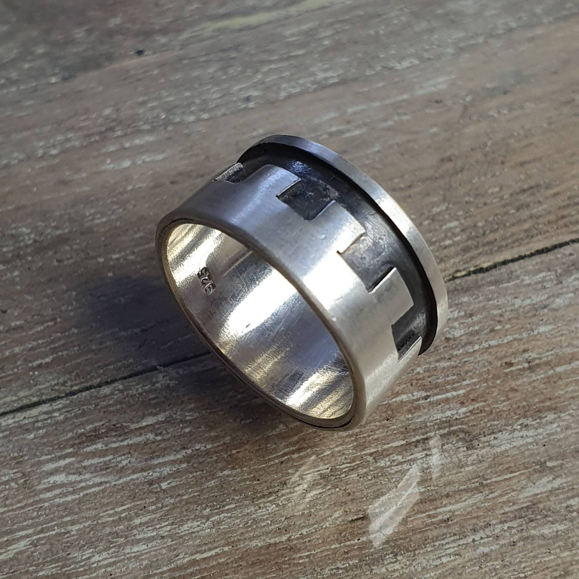 Außergewöhnlicher Ring, Silber Geschwärzt, Gemustert, Einzigartig, 925, Silber, Ritterring von AHeinzeGoldschmiedin