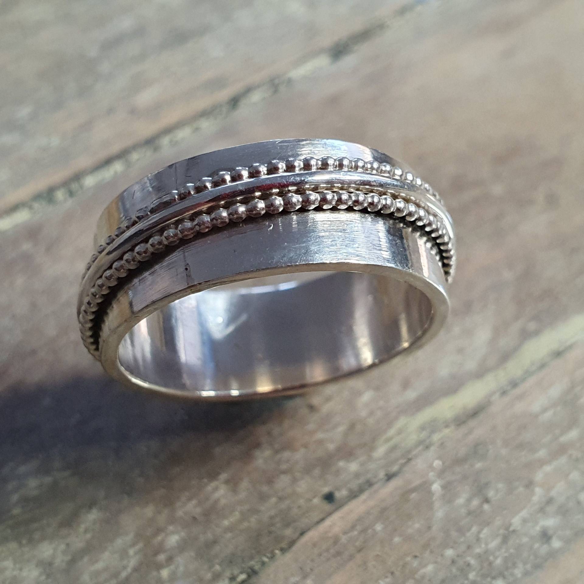 Breiter Silberring Mit Dünnem Draht, Ring Silberdraht, Perldraht, Aus Draht von AHeinzeGoldschmiedin