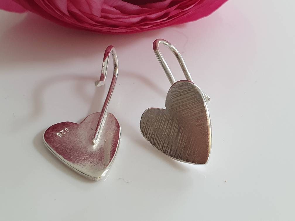 Herz Ohrringe in Silber , Silberohrhänger Mit Kleinem Herz, Ein Paar Herzohrringe von AHeinzeGoldschmiedin