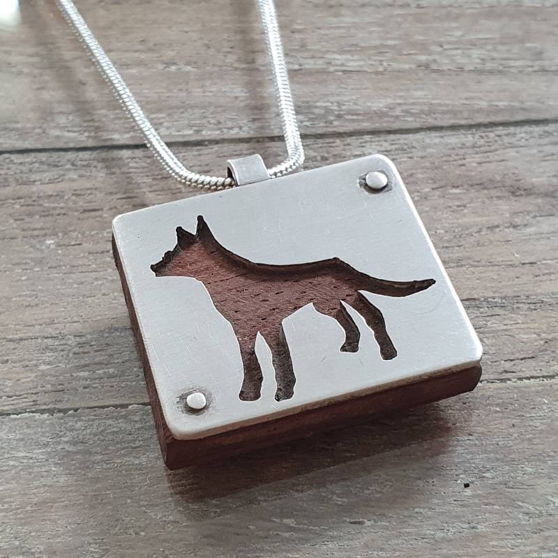 Kettenanhänger Aus Silber Mit Schäferhund, Und Holz, Hund, Einzelstück von AHeinzeGoldschmiedin