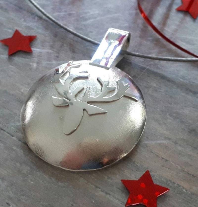 Kettenanhänger Rund Mit Elch Oder Rentier, Silberanhänger Elch, Dirndlschmuck von AHeinzeGoldschmiedin