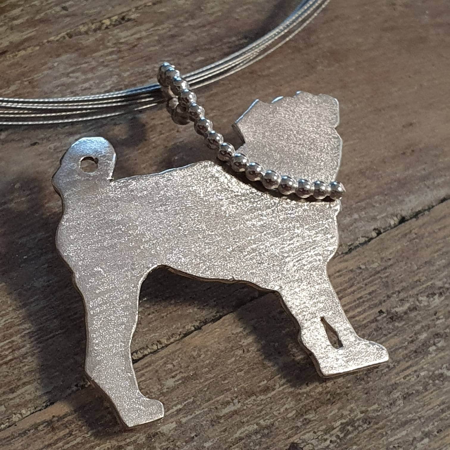 Mops Als Kettenanhänger, Hund Mit Halsband, Mopsanhänger Für Kette , Silberner von AHeinzeGoldschmiedin