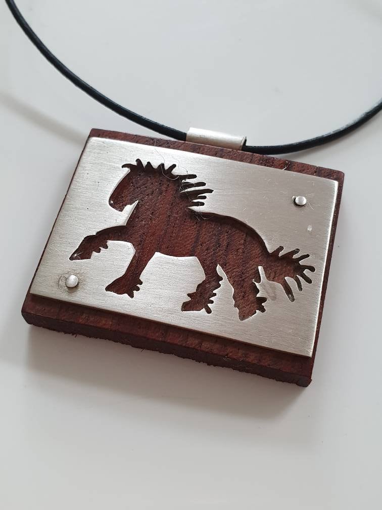 Pferde Anhänger Aus Silber Und Holz, Pferdeanhänger, Tinker-Pferd von AHeinzeGoldschmiedin