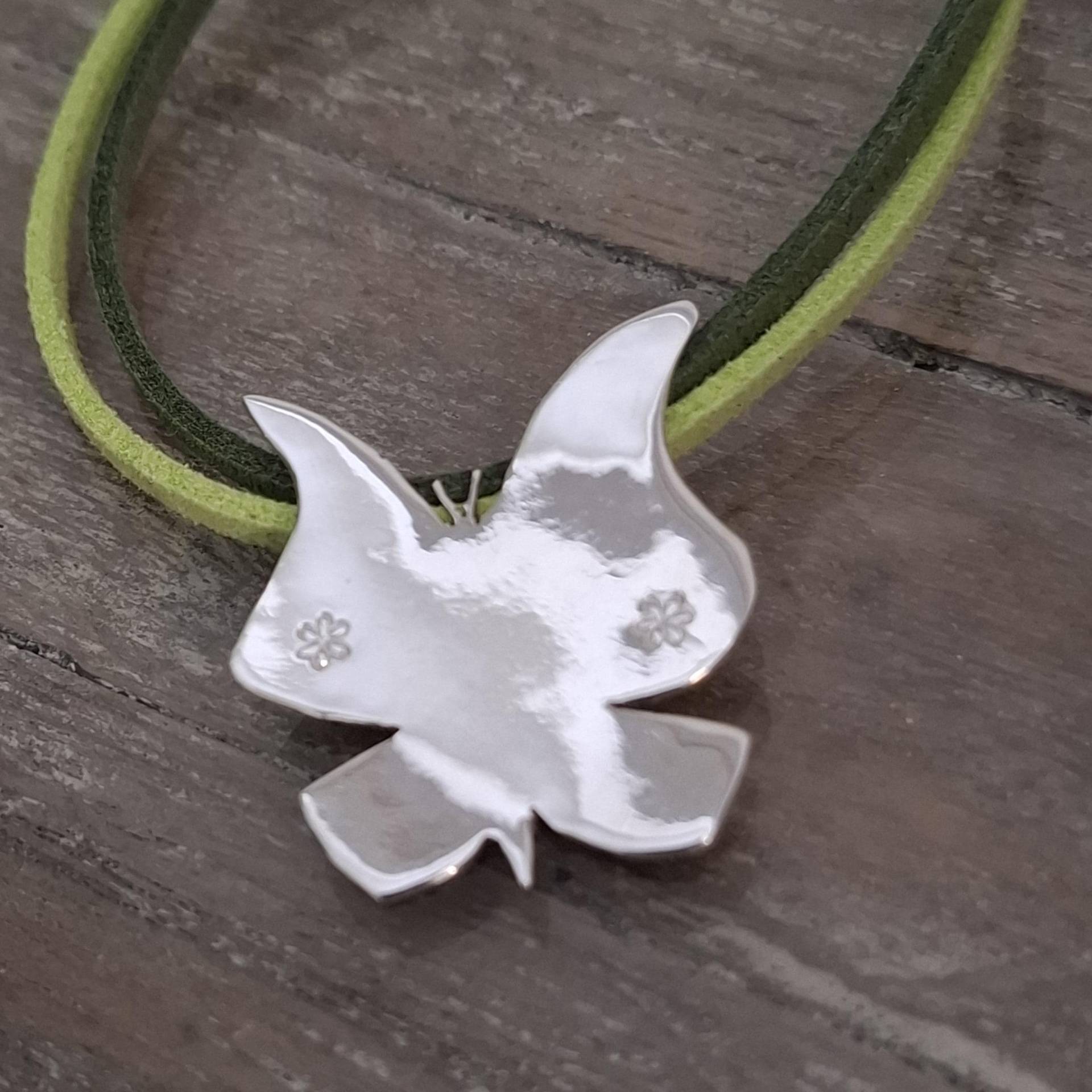 Schmetterling Kettenanhänger in Silber, Schmetterling, Silberner Schmetterlings Anhänger von AHeinzeGoldschmiedin