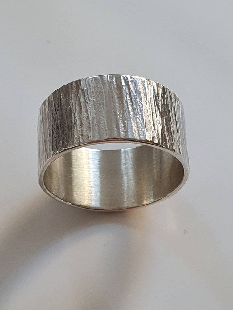 Schön Strukturierter Silberring , Spannender Mit Toller Oberfläche, Unebener Oberfläche von AHeinzeGoldschmiedin