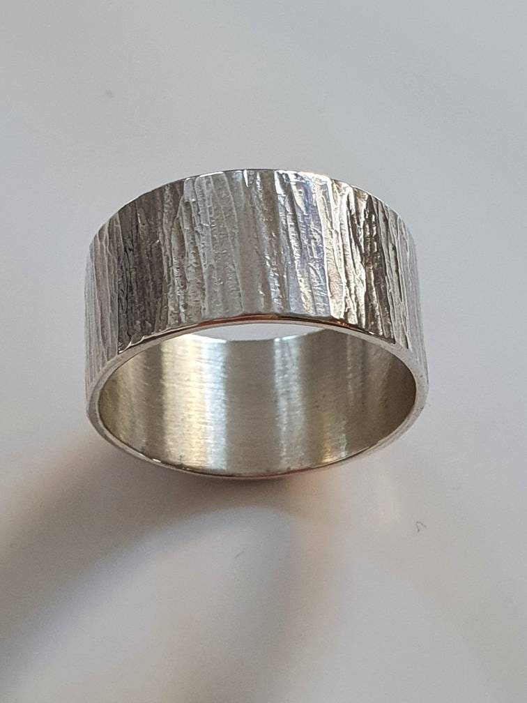 Schön Strukturierter Silberring , Spannender Mit Toller Oberfläche, Unebener Oberfläche von AHeinzeGoldschmiedin