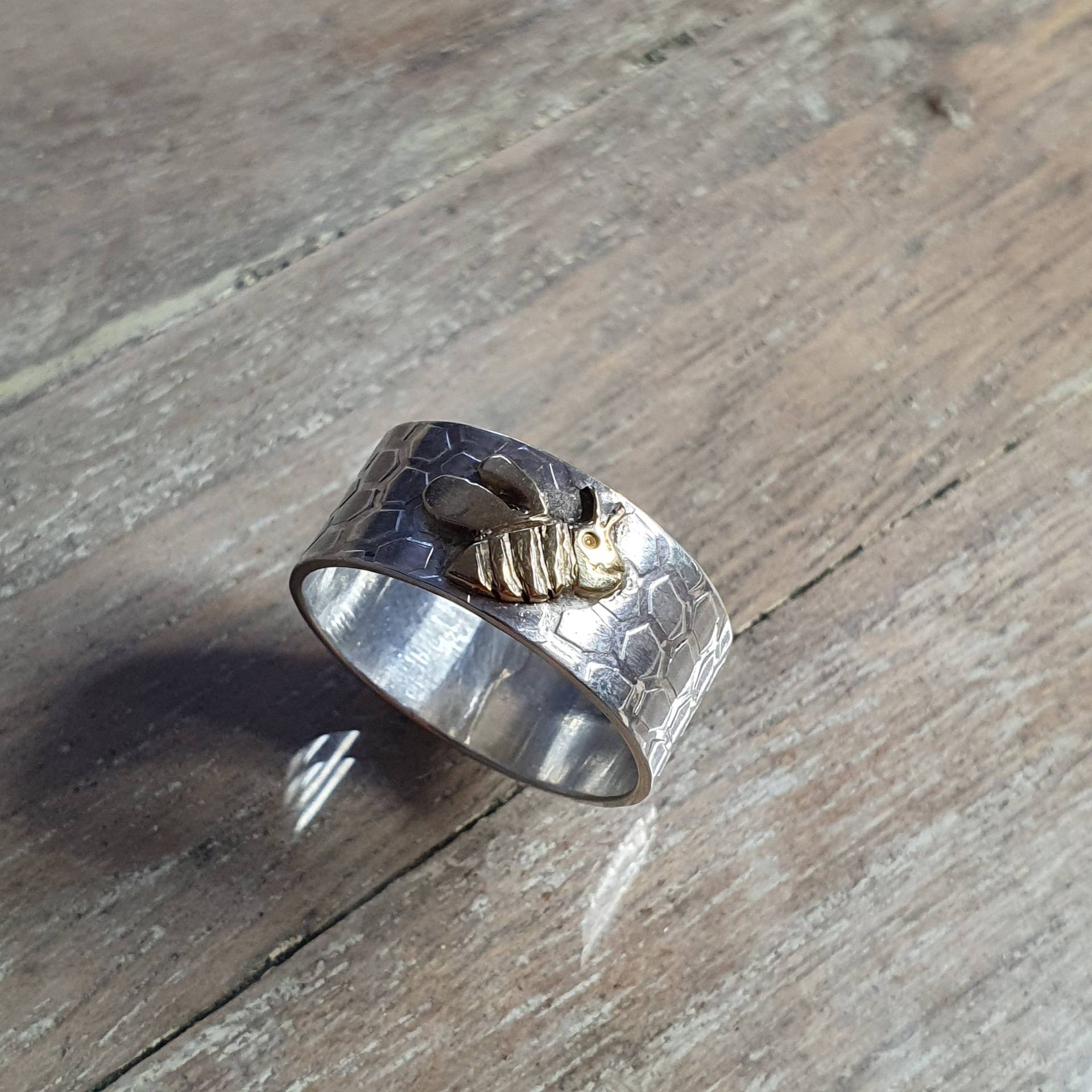 Silberring Mit Biene, Imkerring , Kleine Biene Auf Ring von AHeinzeGoldschmiedin