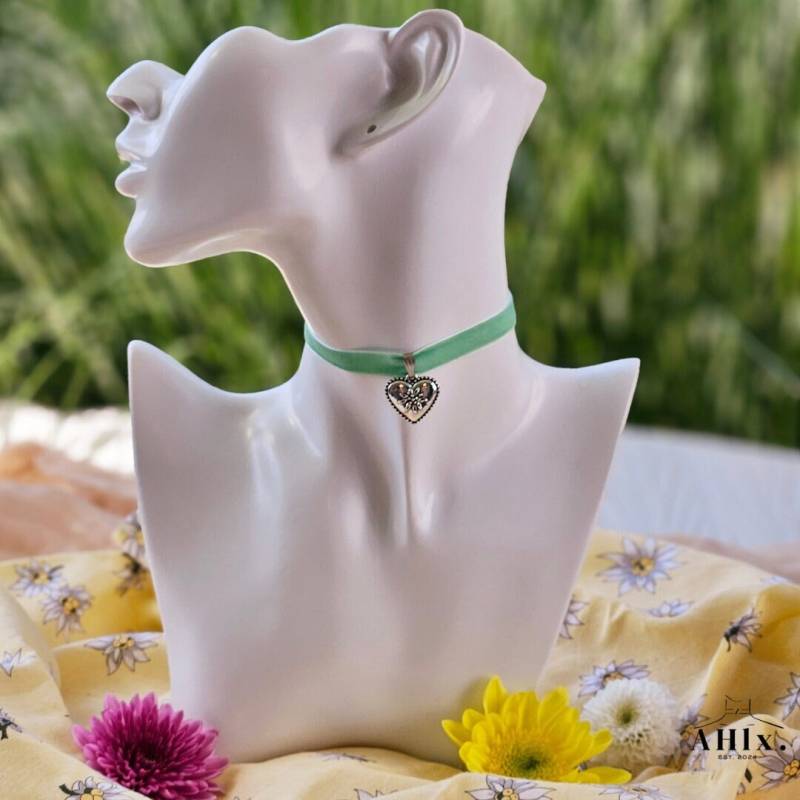 Trachten-Kropfband in Mint Mit Herz-Anhänger von AHlxShop
