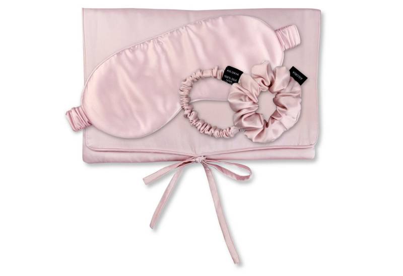 AILORIA Haargummi TRAVEL SET Tasche, Schlafmaske, Scrunchie S &, Luxuriöses Reise-Set von AILORIA