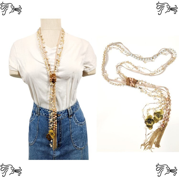 Beige Leder Wrap Howlith Stein Kristall Lange Halskette Boho Quaste Gold Blumen Charm Frauen von AIRARTSYACCESSORIES