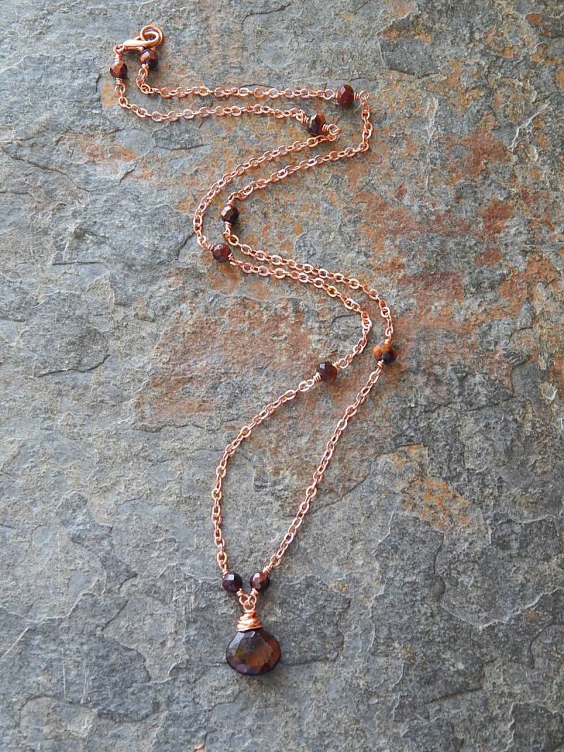Zierliche Halskette Mit Rotem Tigerauge Und Kupfer - Zarte Aus Edelsteinen Rustikaler Boho-stil Für Jeden Tag von AJBcreations
