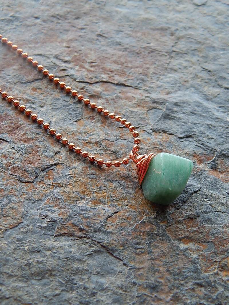 stein Anhänger Halskette - Unisex Grüner Achat Und Kupfer Kugelkette Rustikaler Schmuck Modern Boho Minimalistisch von AJBcreations