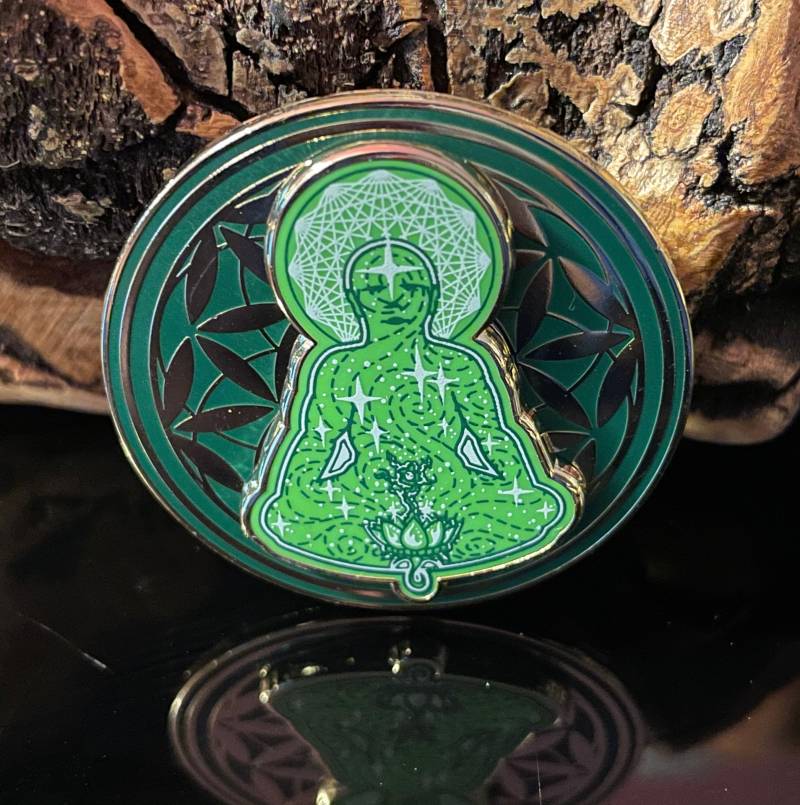 High On My Own Supply Spinner Pin von AJFinneyShop