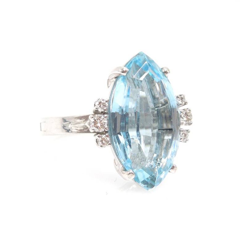 Groß 8.00Ct Marquise Cut Aquamarine Und Diamond Ring in Weißgold von AJMartinJewelry