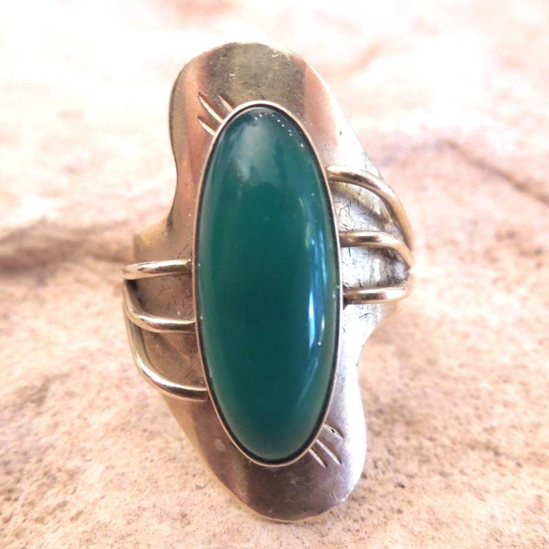 Ovale Chrysophrase in 14K Gelb Gold Retro-Montage von AJMartinJewelry