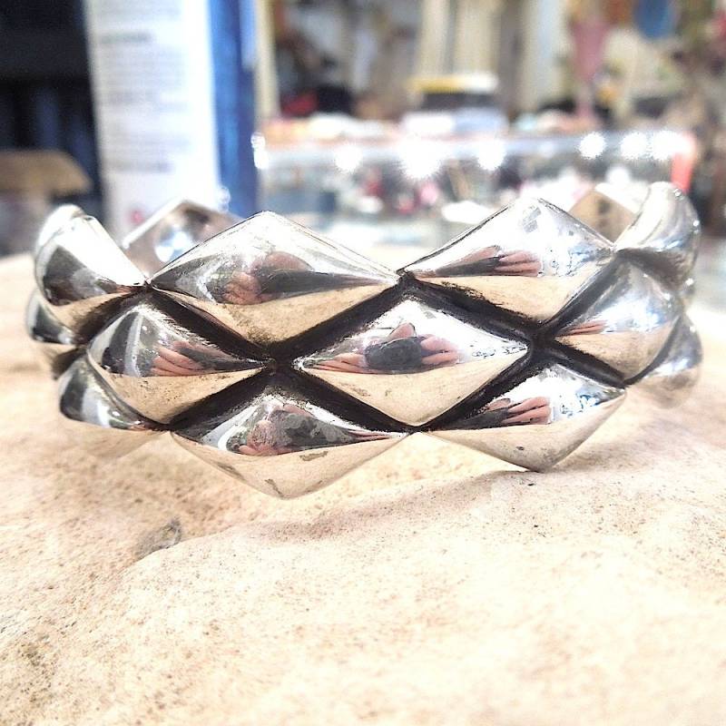 sterling Silber Texturierte Armband - Armreif von AJMartinJewelry