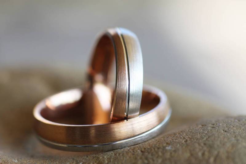 Personalisierter Gold Ehering, Zweifarbiger Ring, 9K/14K/18K von AJewelryConcept