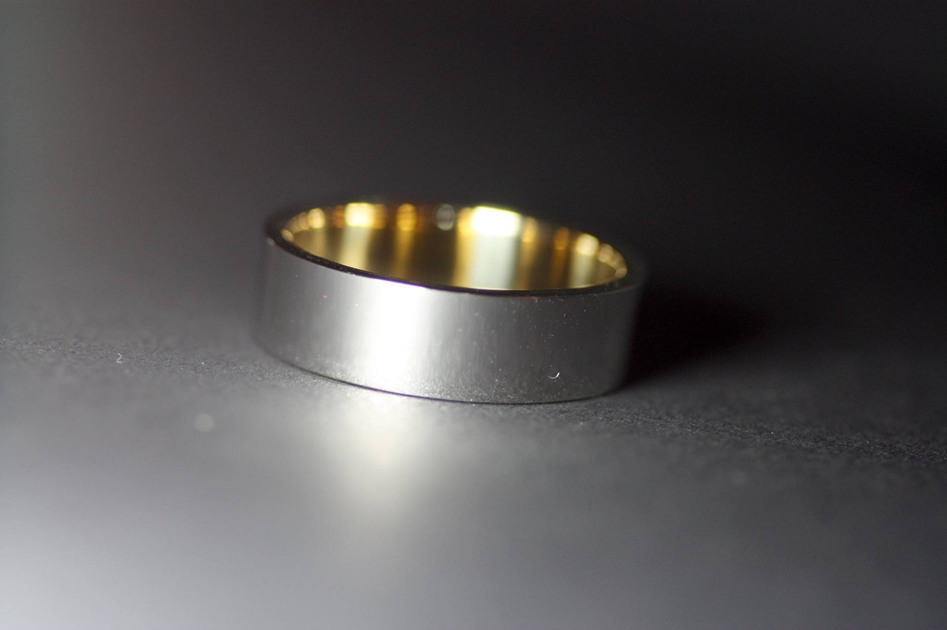 Handgemachte Solid Gold Ehering, Verlobungsring Mit Gravur, Personalisiert von AJewelryConcept