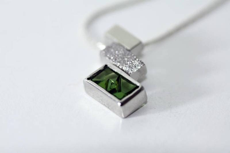 Handgemachter Turmalin Sterling Silber Anhänger Vergoldeter Edelsteinschmuck von AJewelryConcept