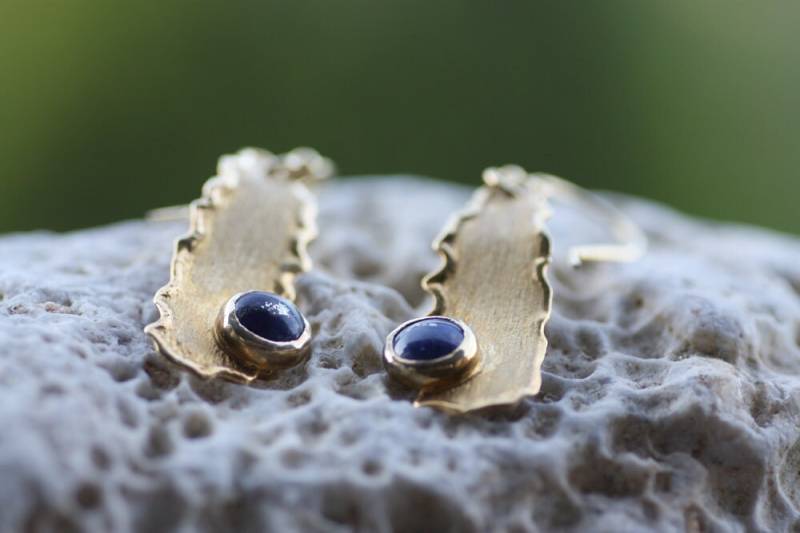 Handmade Sterling Silber Lapis Lazuli Ohrringe Runder Cabochon Stein von AJewelryConcept