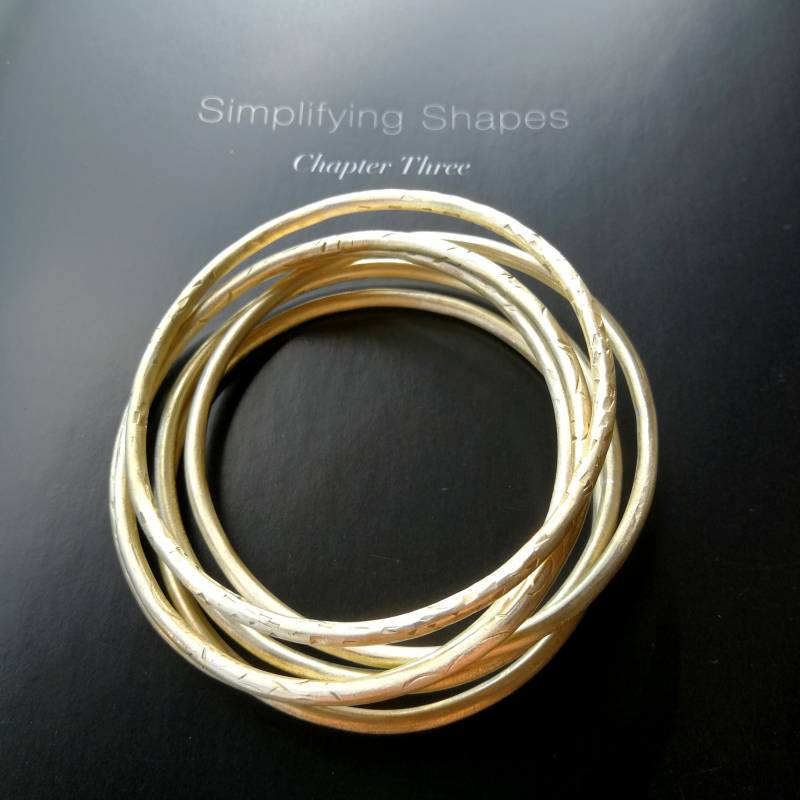 Messing Armreifen Runddraht, Geschenk Brautjungfer, Boho Set 3 Bronze Beste Freundin Geschenk, Curvy Stacking Armbänder von AJewelryProject