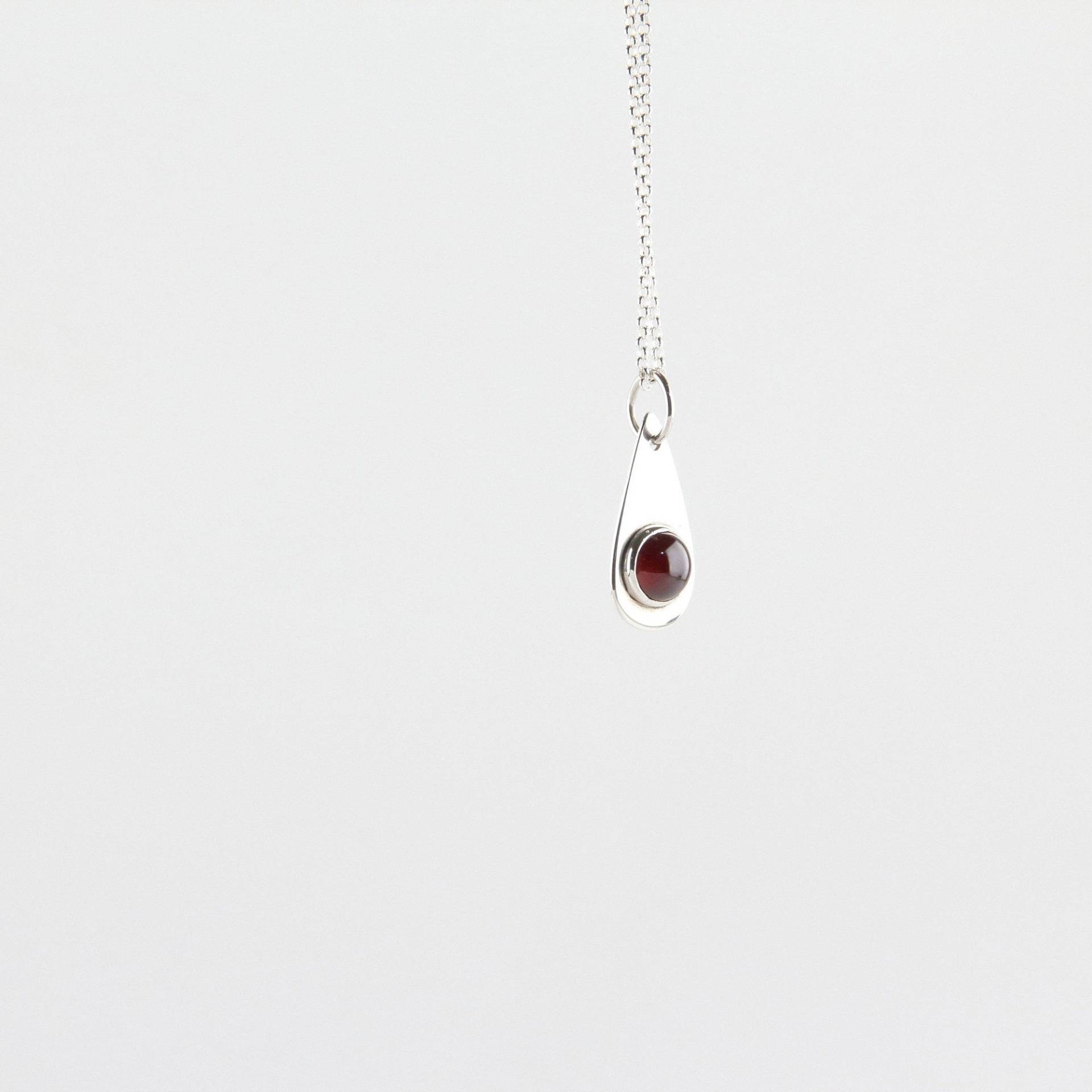 sterling Silber Teardrop Anhänger Mit Granat von AJoyForevever