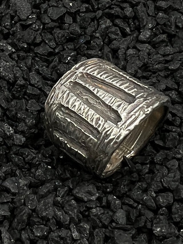 Männer Ring Aus 925 Sterling Silber | Kraftvoll & Breit Handgemachter Schmuck Für Männer, Die Ihren Eigenen Look Haben von AJoySilberschmuck