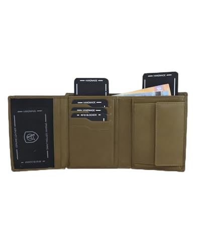 AKAROA – Trifold Geldbörse Herren echtes Rindsleder Harry – Portmonee Herren 9,5x11,5cm mit 15 Kartenfächern & Münzfach mit Druckknopf – Geldbeutel im Hochformat mit RFID Schutz – Grün von AKAROA ESTD 2019