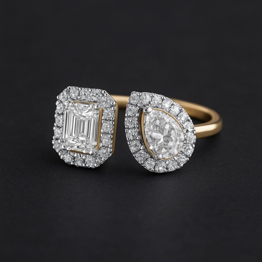 1 Karat Toi Et Moi Halo Smaragd-Schliff & Pear Cut Diamantring/Zwei-Stein-Diamantring Halo-Diamantring Mit Zwei Steinen 1 Karat Toi Et Moi Halo Smaragd-Schliff & Pear Cut Diamantring/Zwei-Stein-Diamantring Halo-Diamantring Mit Zwei Steinen von AKDiamondJewellers