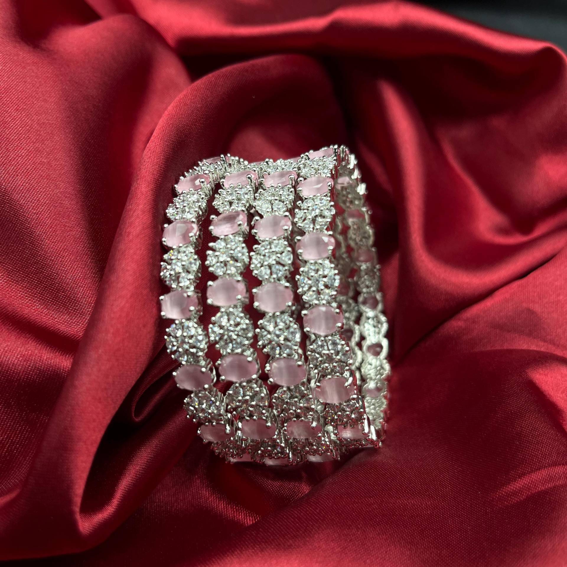 Rosa Stein Cz Kristall Armband Versilberter Hochzeitsarmreif Rosa Stein Cz Kristall Armband Versilberter Hochzeitsarmreif von AKDiamondJewellers