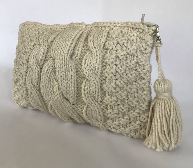 Handgestrickte Clutch Handgestrickte Clutch von AKIMADesign