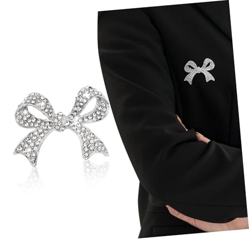 AKOOSY Rhinestone Bow Brosche Silberfarbene Schleifenbrosche mit Strasssteinen Damen Anstecknadel für Hochzeit Festliche Kleidung und Alltagsschmuck Elegant und Vielseitig von AKOOSY
