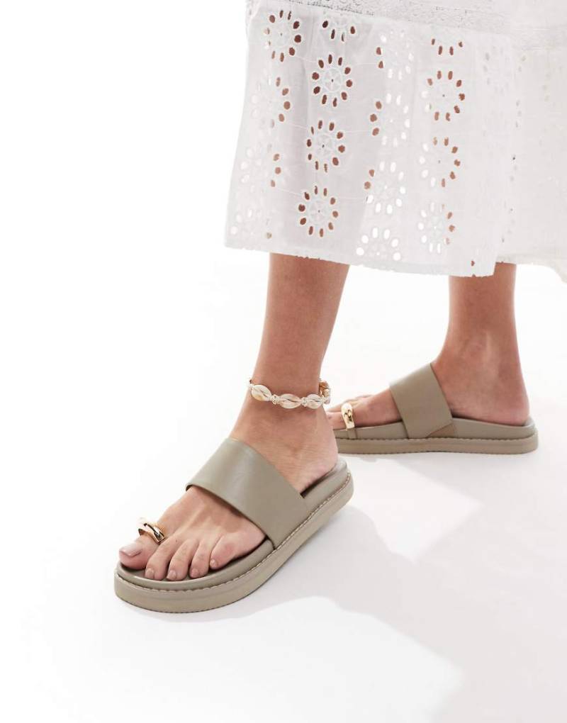 ALDO - Beachstroll - Sandalen aus Nubukleder in Khaki mit Fußbett und Zehenschlaufe-Grün von ALDO
