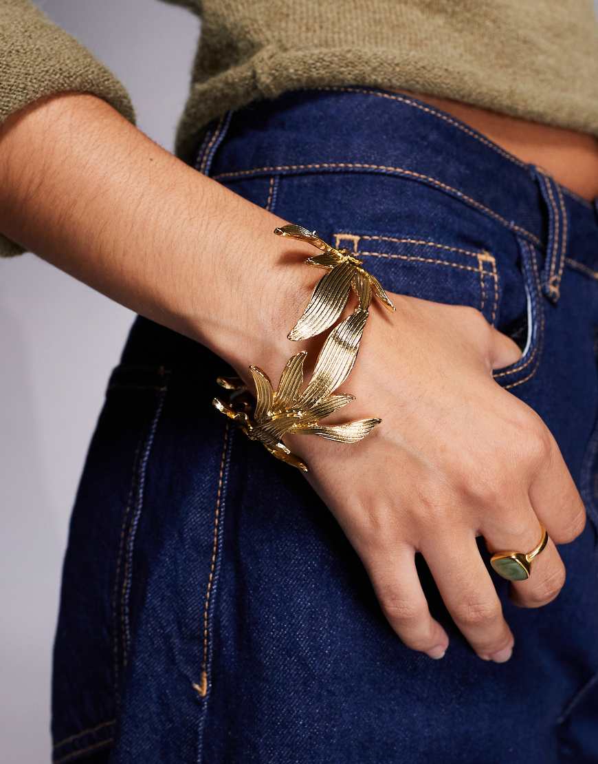 ALDO - Leafelle - Goldfarbener Statement-Armreif im Blumen-Design von ALDO