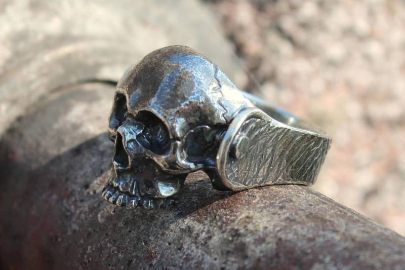 Rustikaler Totenkopf Ring, Sterling Silber 925, Massiver Handgemachter Ring, Rock Ring, Gothic Ring, Biker Ring, Totenkopf Ring, Cool von ALEMARDjewelry