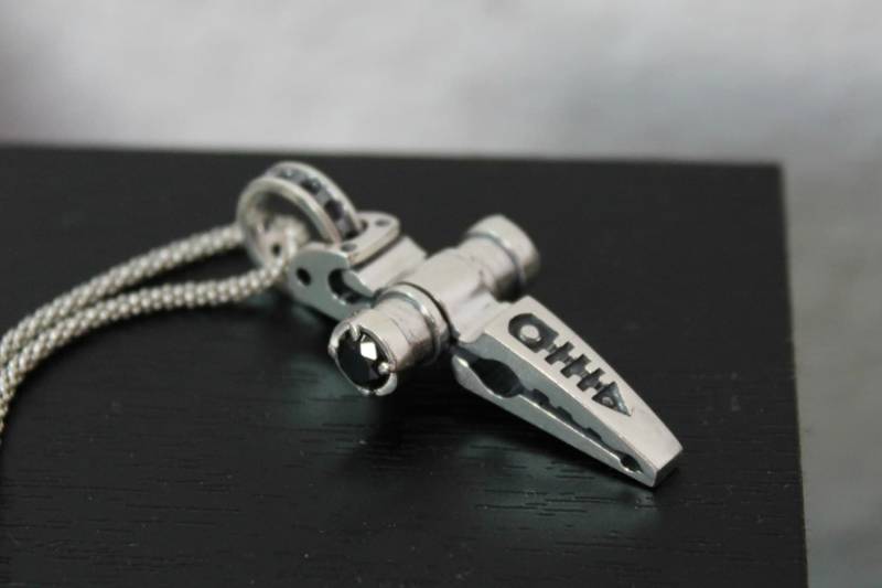 Silber Kreuz Anhänger, Sterling 925, Im Labor Erstellter Schwarzer Onyx, Unisex Halskette, Ungewöhnliches Design, Gravur Anhänger Kreuz, Statement von ALEMARDjewelry