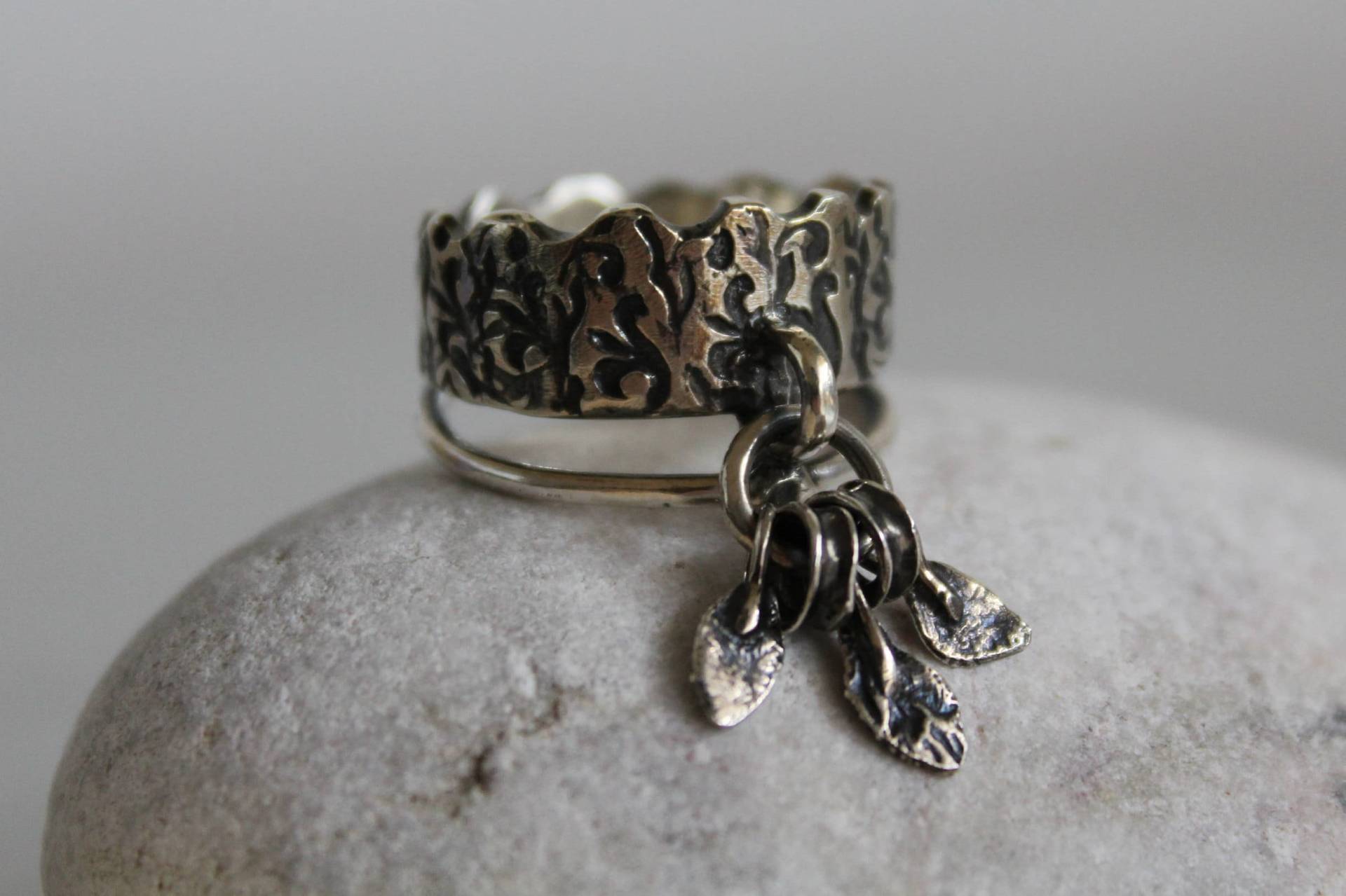 Sterling Silber Gestempelt Bandring, Stammes - Silberband, Strukturierter Ring, Boho Schmuck, Breites Band, Oxidierter Ring, Kronenring, Quaste von ALEMARDjewelry