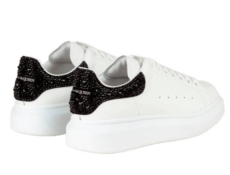 ALEXANDER MCQUEEN Kinder Crystal Embellished Oversized Schuhe Kids Sneaker Swarovski® Crystal Heel-Tab von ALEXANDER MCQUEEN